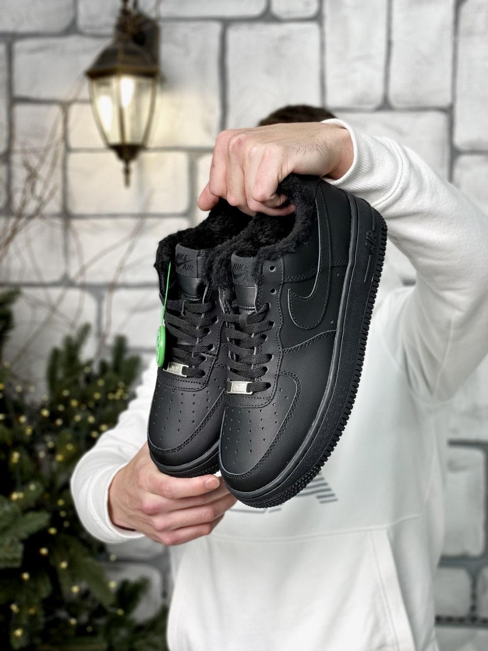 Кросівки зимові Nike Air Force 1 Winter Low Black підліткові Найк Форс чорні шкіряні з хутром жіночі чоловічі підліткові