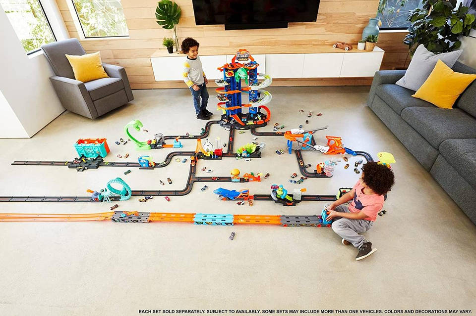 Игровой набор Легендарный гараж с динозавром Хот Вилс Hot Wheels