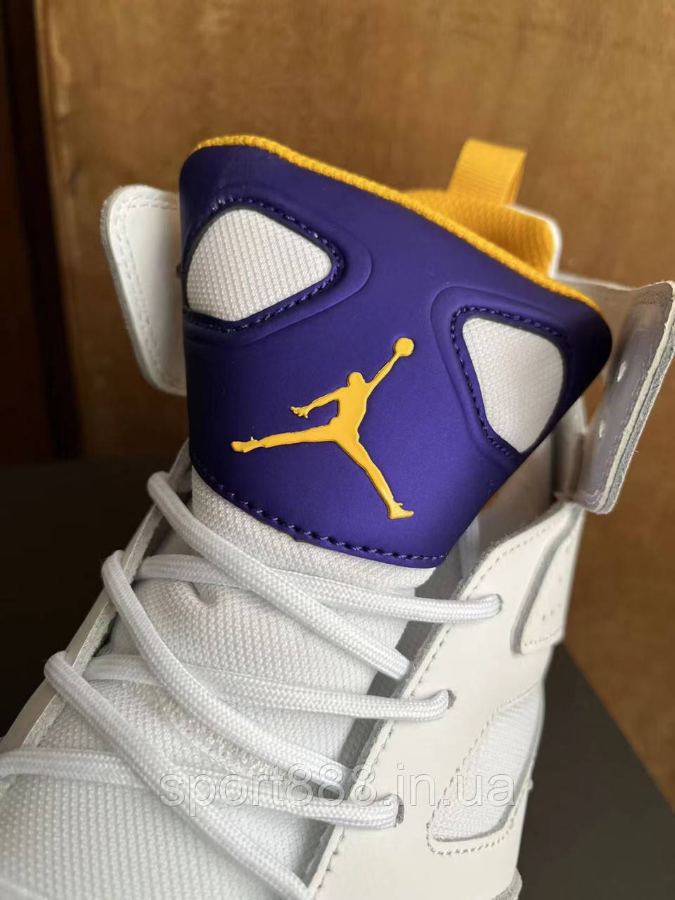Jordan hotsell retro lakers