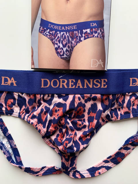 Арина Шарапова есімді шлюха тіркеусіз порно түсіреді.