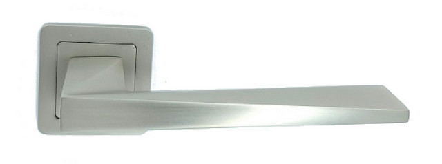 Дверна ручка на розетці Trion NEGRO матовий нікель (Китай)