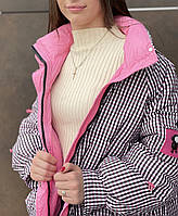 Женская оригинальная зимняя курточка oversize с яркой подкладкой Розовый