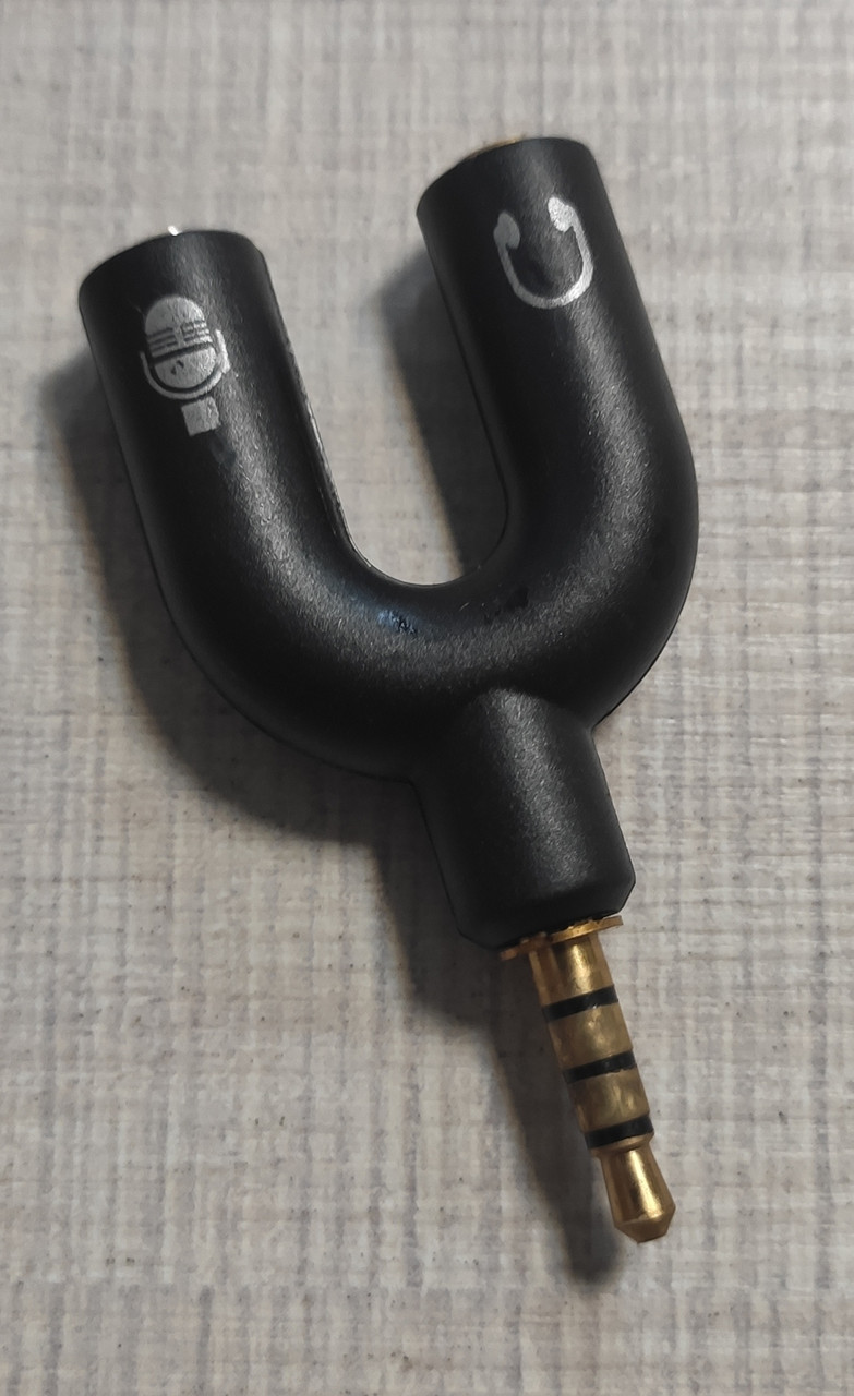 Адаптер перехідник Audio 4pin  jack 3,5мм до мікрофона та навушників