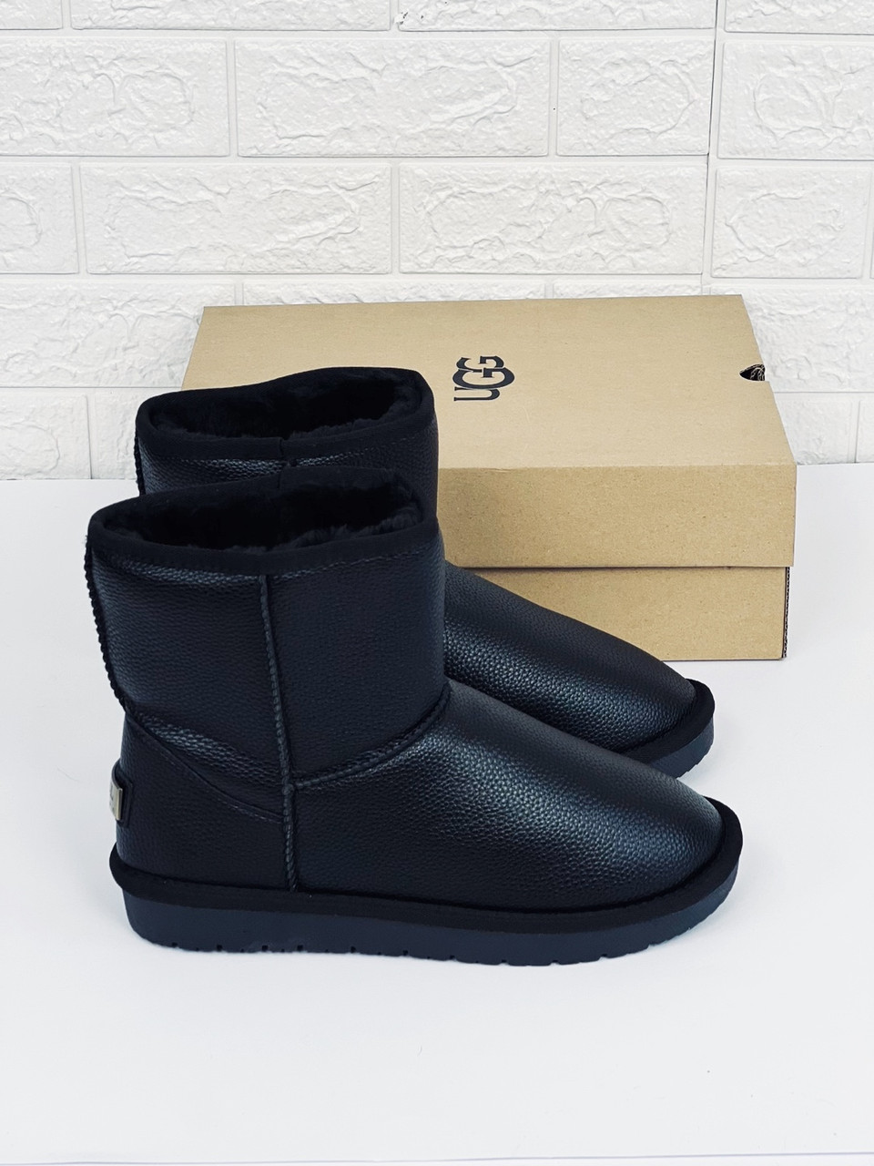 Leather 2024 mini uggs