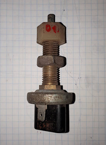 Датчик выключатель стоп-сигнала жабка ВАЗ 2101 2102 2103 2104 2105 2106 ...