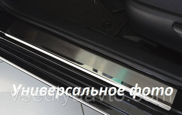 Накладки на пороги Toyota Auris 5D (E150) з 2007-2012 (Premium)