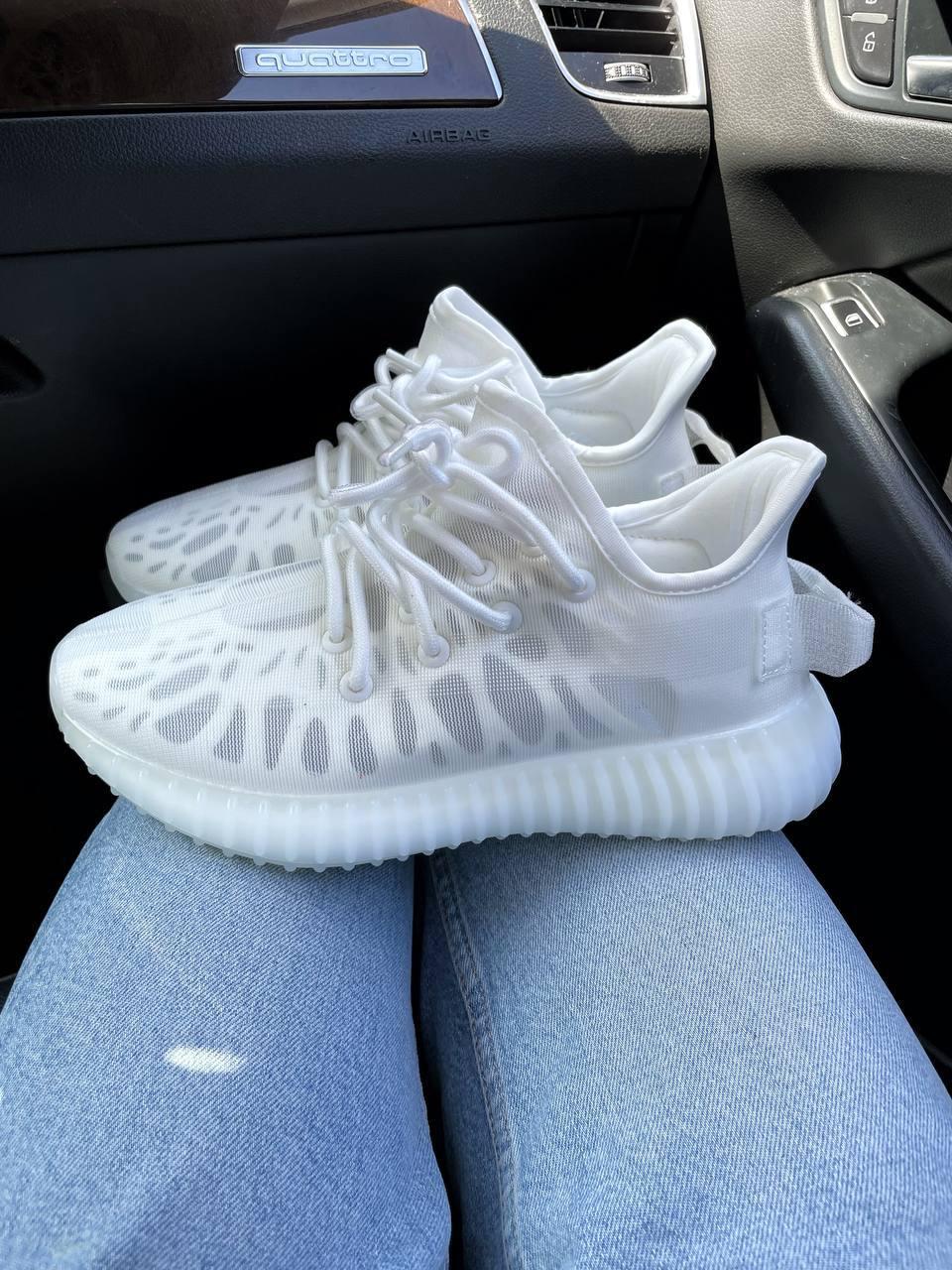 Кросівки чоловічі білі Adidas Yeezy Boost 350 v2 Mono White (06999), фото 1