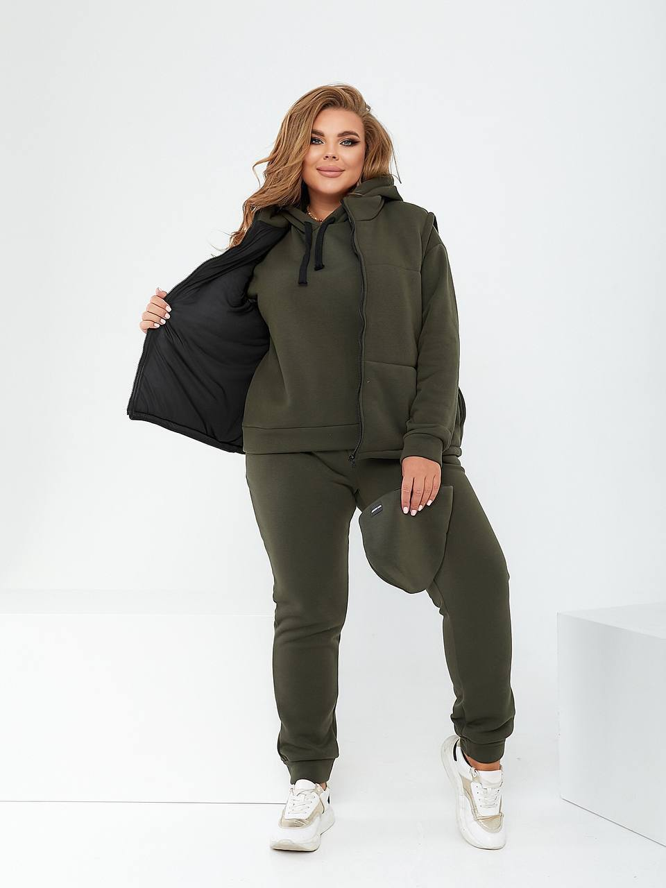 Жіночий теплий спортивний костюм 4-ка з жилеткою і шапкою хаки, фото 1