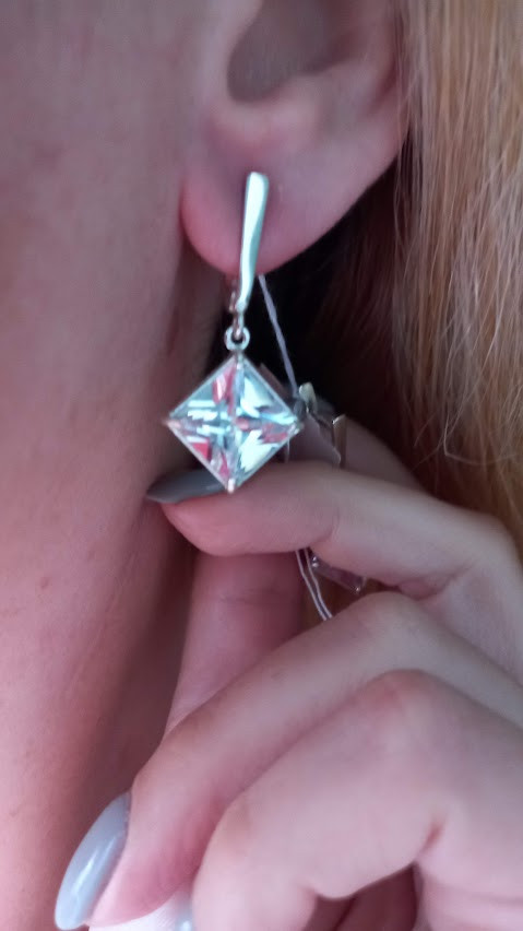 Срібні сережки з ромбом від Хартів, фото 1