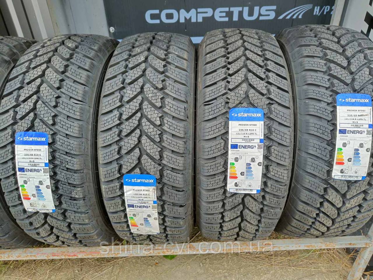 Зимові вантажні шини 235/65 R16C 121/119R 12PR TL STARMAXX PROWIN ST960
