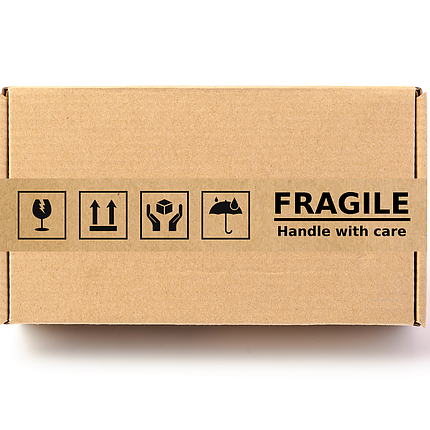 Скотч етикетка крафт "Fragile", 50х294 мм (100 шт/рулон) з принтом, самоклеюча Viskom, фото 2
