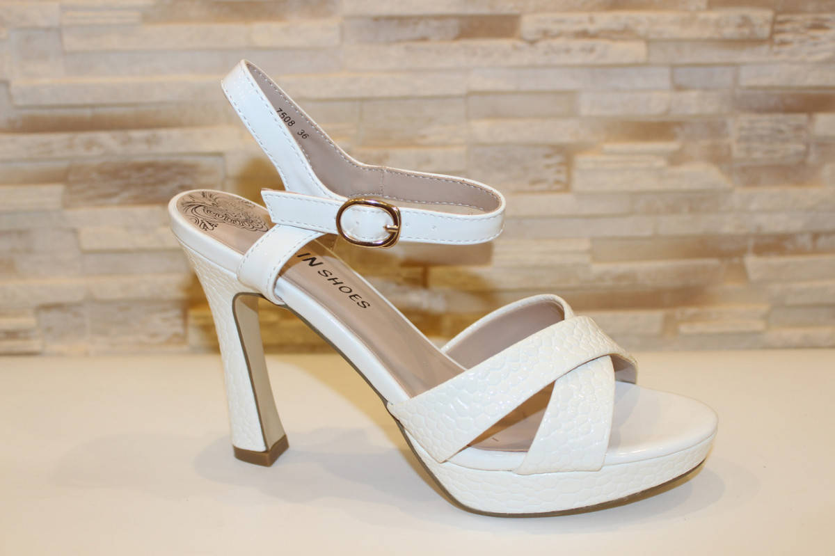 

Босоножки женские белые на каблуке Б1064 40