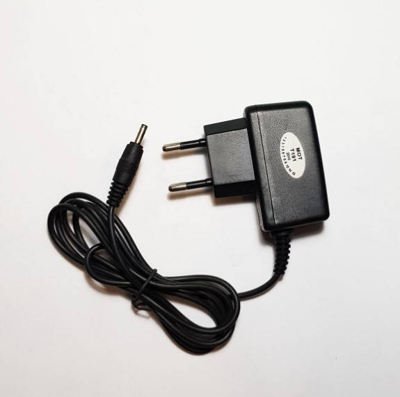 

Сетевое зарядное устройство Motorola T191