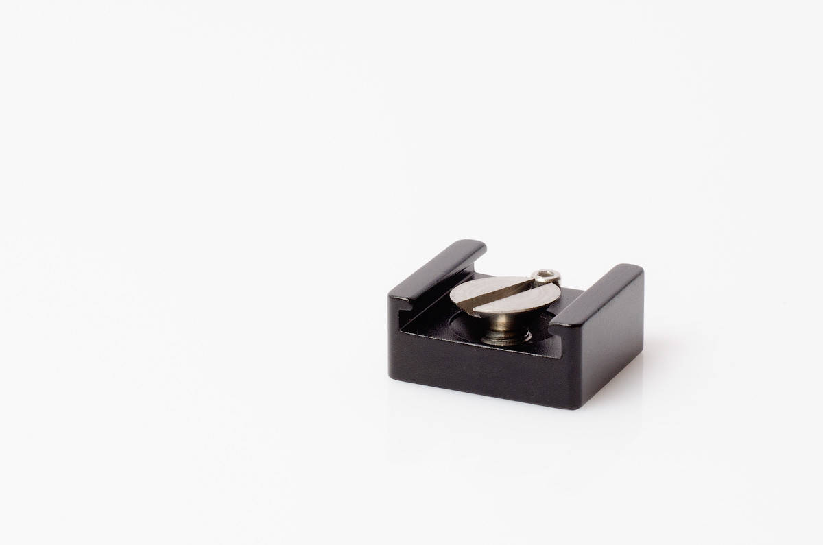 

Адаптер горячий башмак Ynniwa с винтом 1/4 дюйма