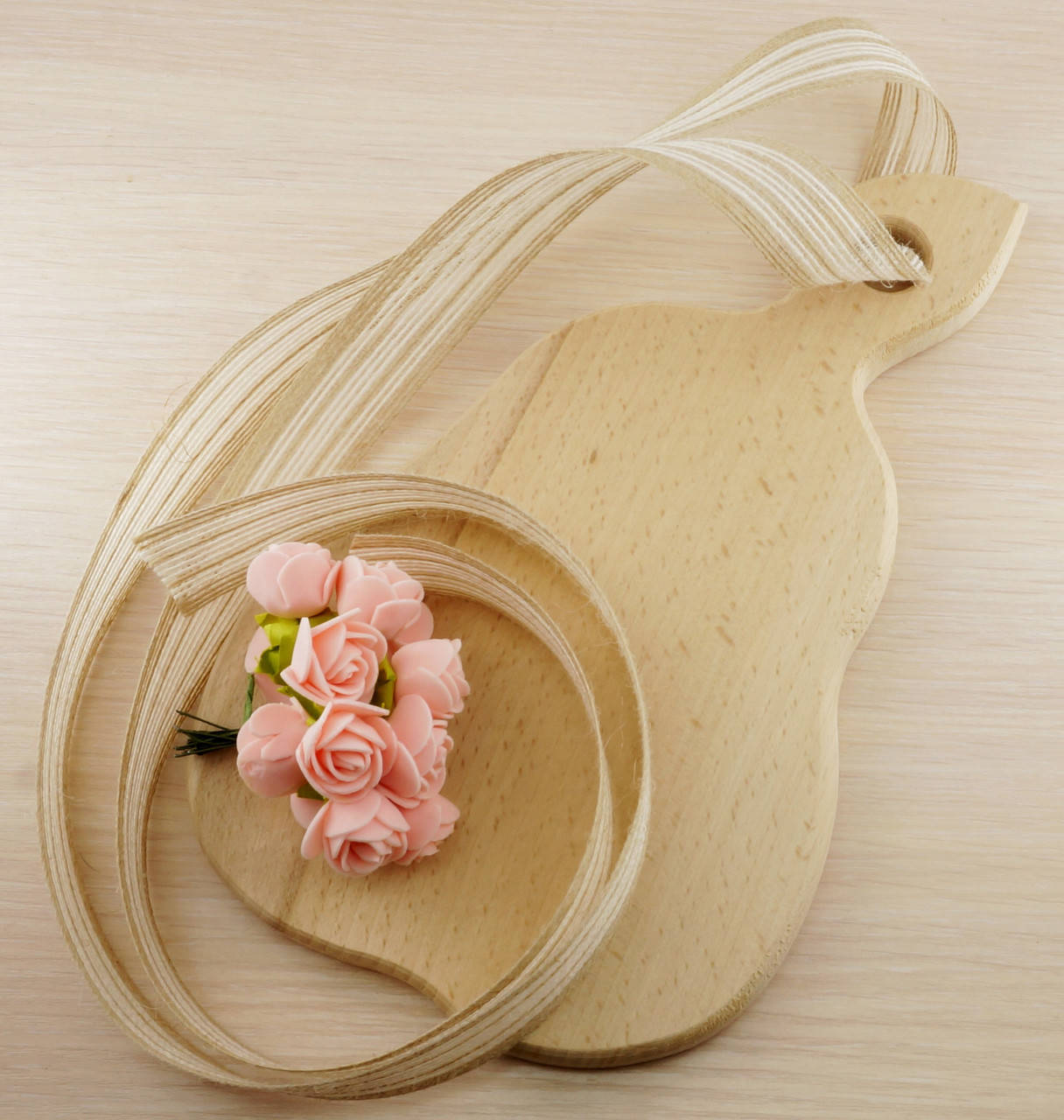 

Досточка "Груша" Бук 270Х170Х16 мм для нарезки, декорирования, декупажа, творчества