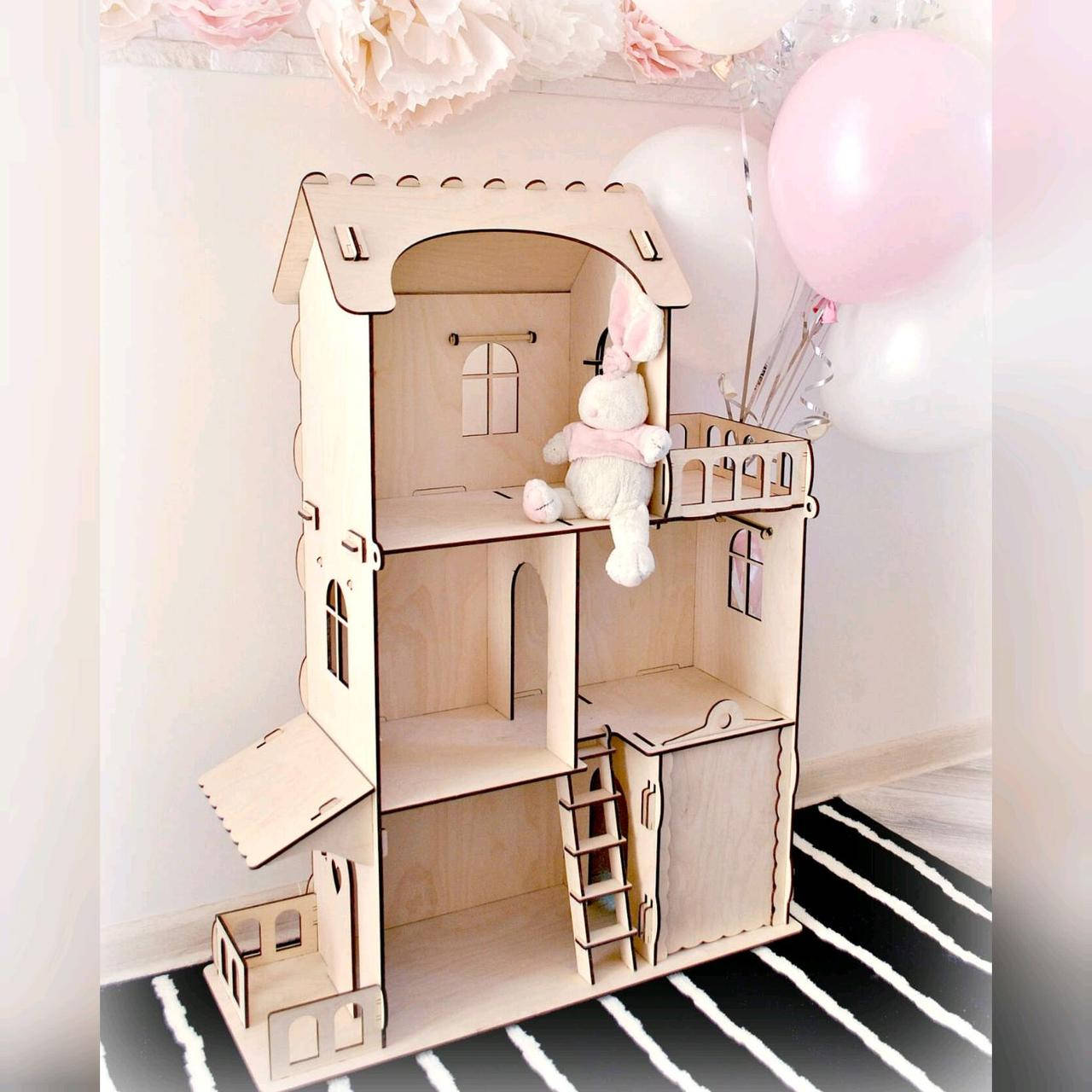 

Деревянный домик для Барби с мебелью.