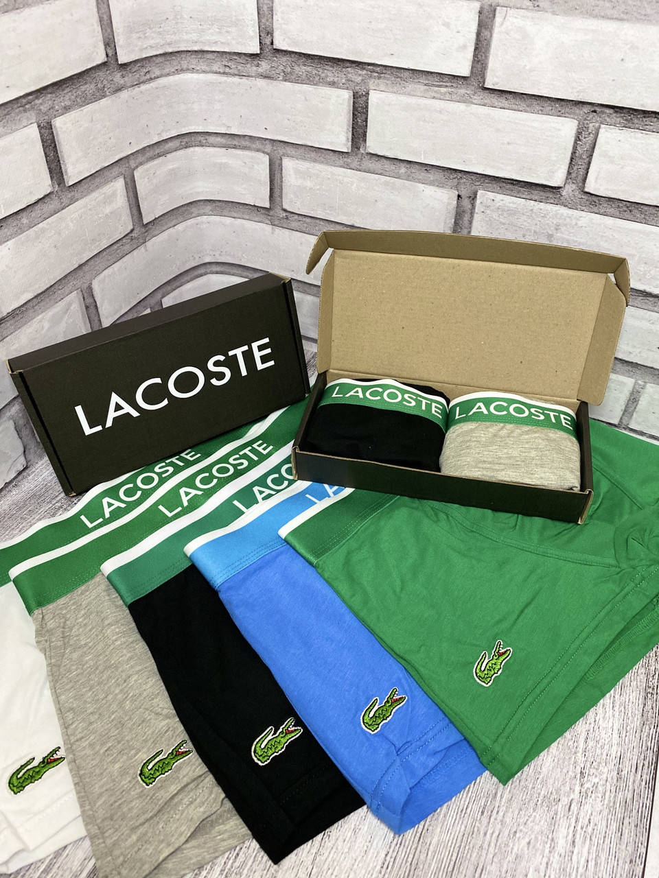 

Набор мужских трусов боксеры Lacoste 2