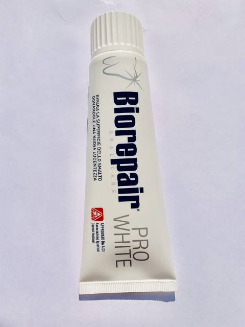 

Зубная паста "Отбеливание и защита от кариеса" BioRepair ProWhite, 75 мл, Италия