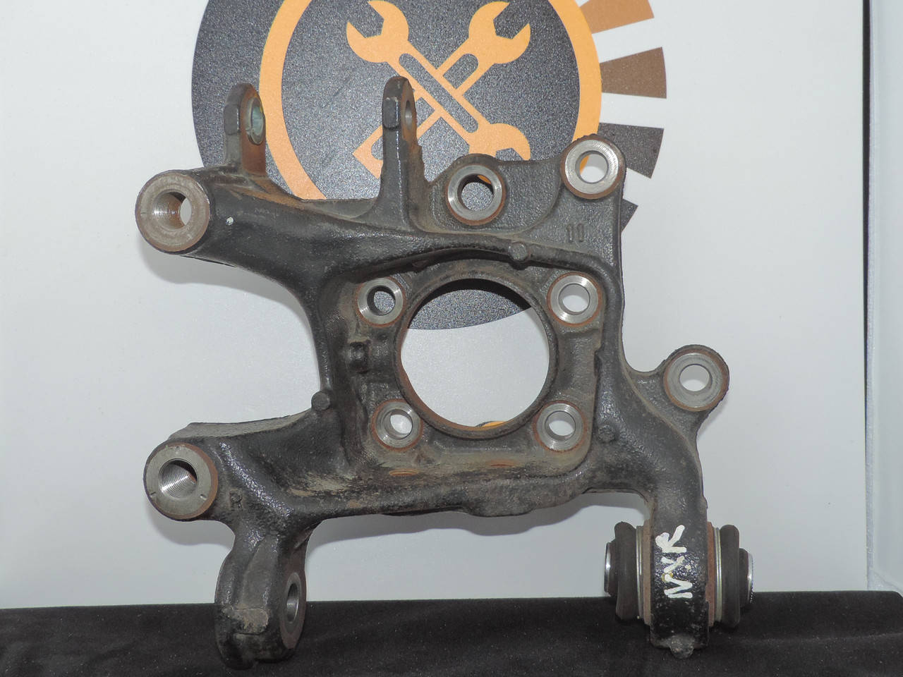 

Цапфа, Кулак задний правый Lexus NX, 42304-42020