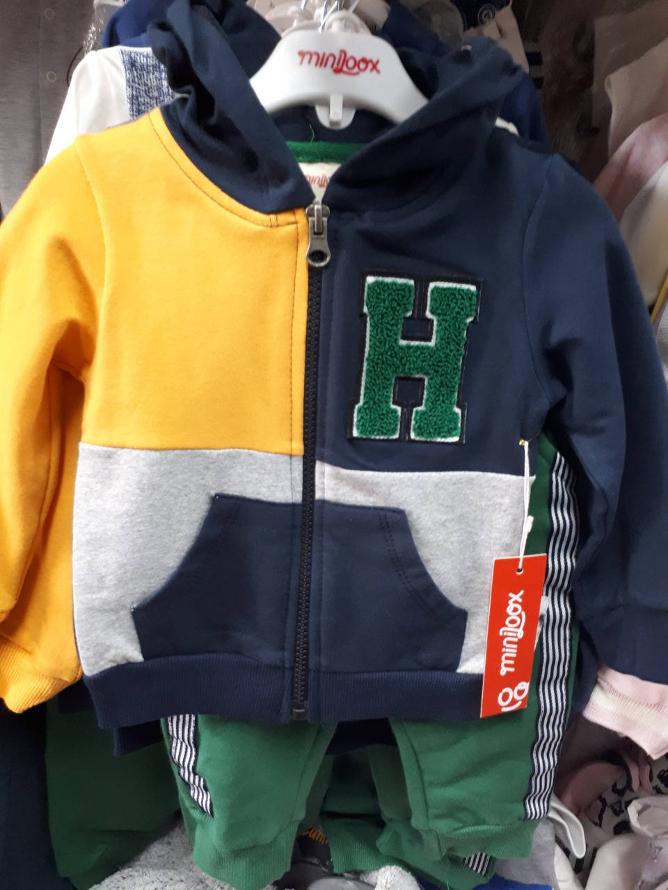 

Спортивный костюм для мальчика утеплённый Miniloox 1 год ,с начё