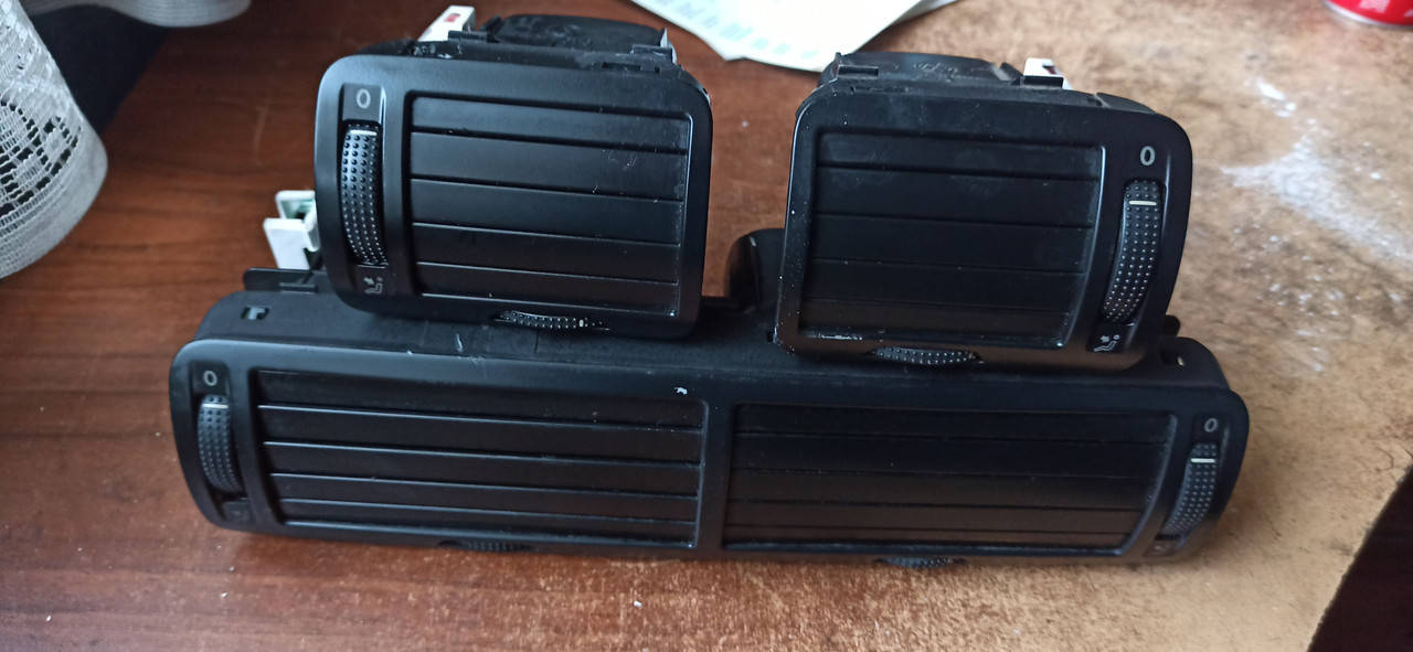 

Комплект дефлекторов Пассат Б5