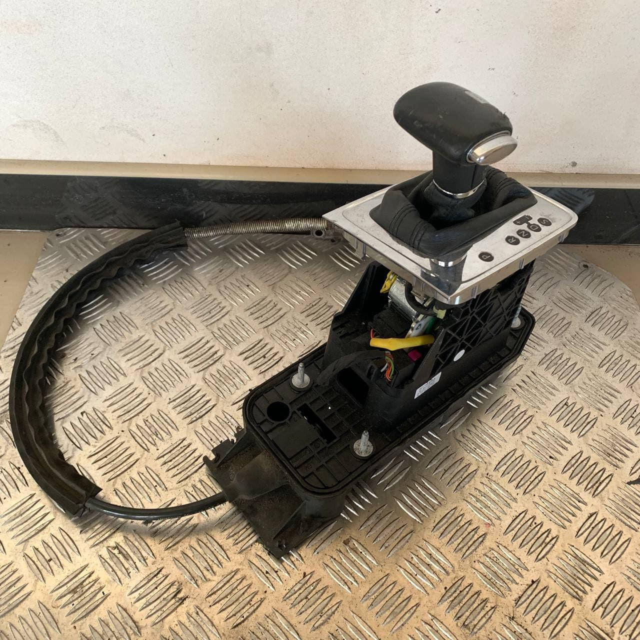 

Кулиса АКПП Volkswagen Passat B6 2.0TDI 16v | 3C1713025H