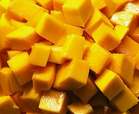 

Манго кубик 10х10 с/м 1 кг.