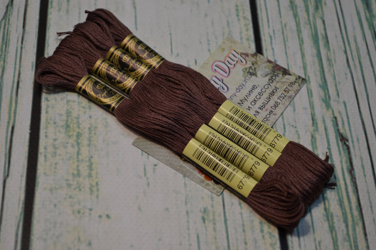 

Мулине Royal Broderie, цвет №779