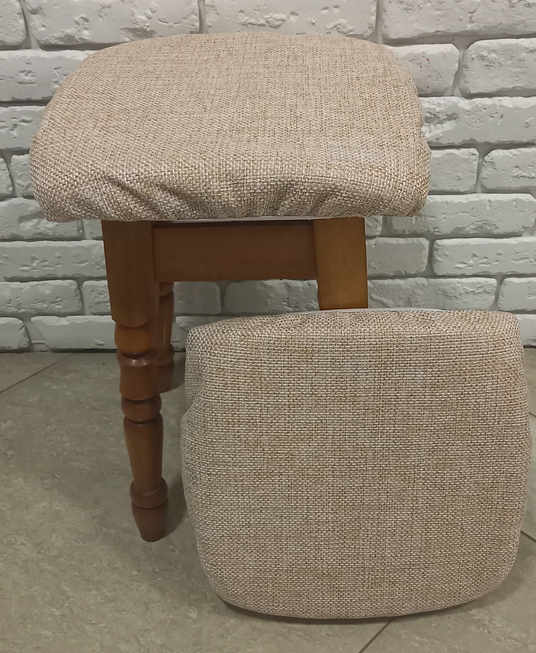 

Чехлы на табурет, комплект 4шт. плюс поролон