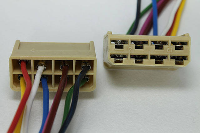 

Разъем с проводом 8 контактов c проводом и клеммой папа пластмас.