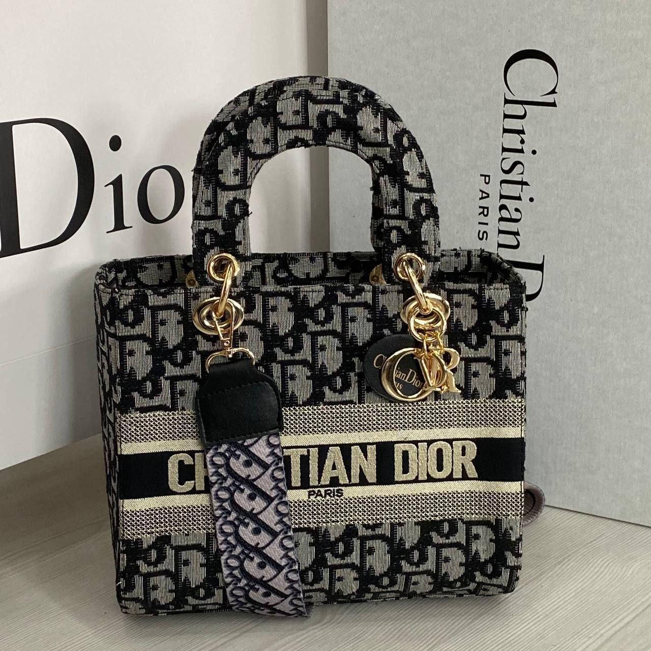 

Женская сумка C. Dior с широким ремешком ЛЮКС, Черный