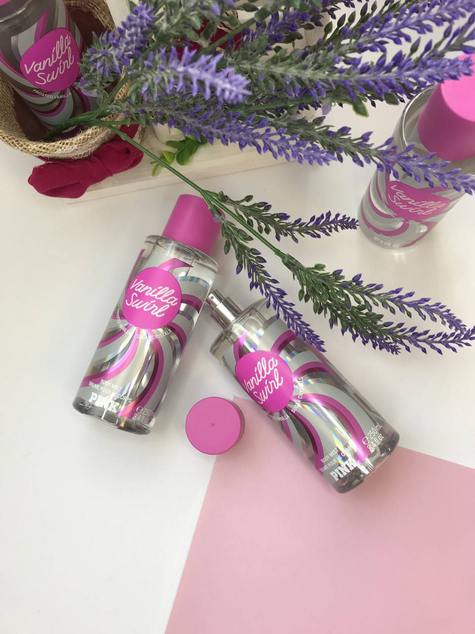 

Спрей для тела Vanilla Swirl от Victoria’s Secret