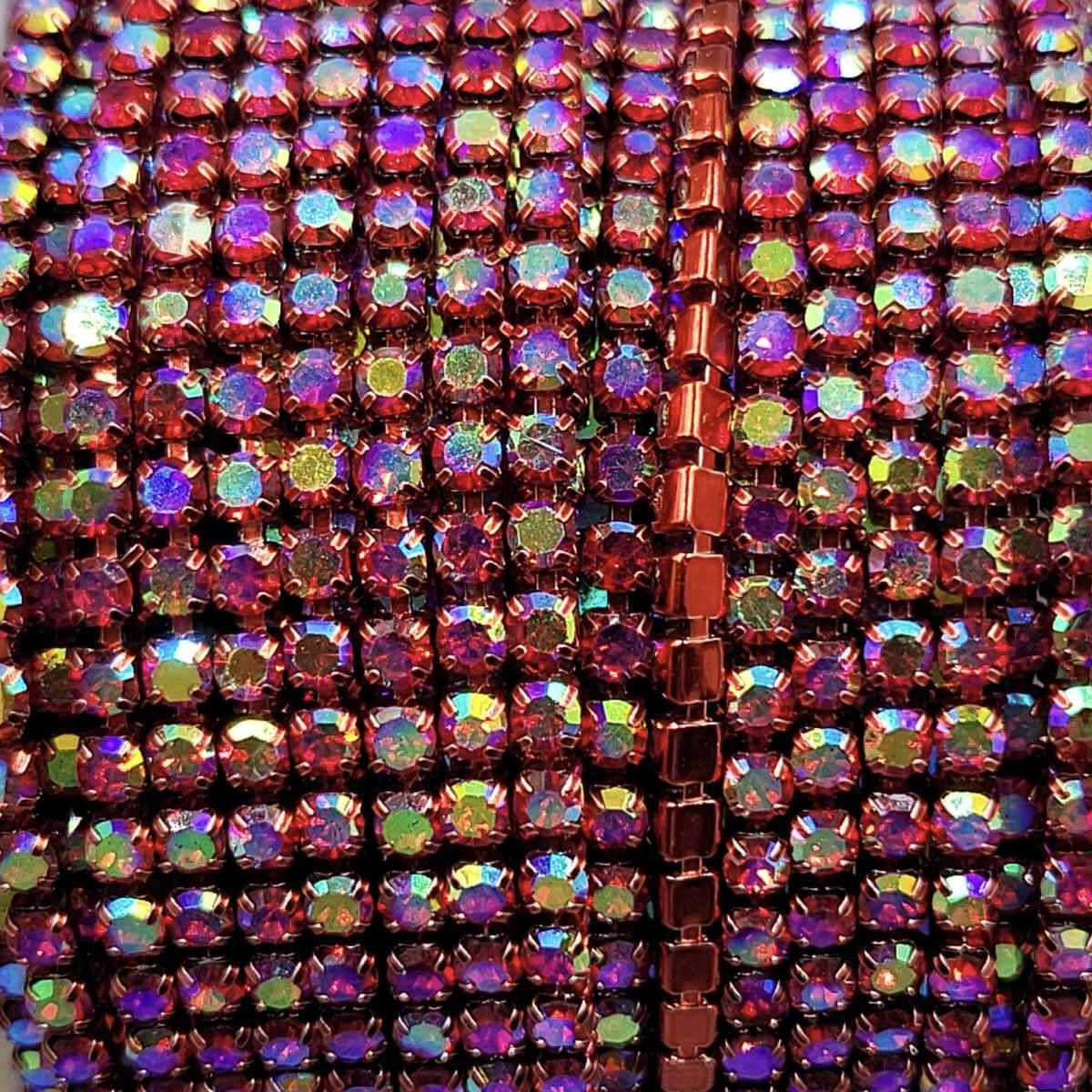 

Стразовая цепь ss6 (2 мм) с переливом красный 10 ярдов АВ-23 (light siar)