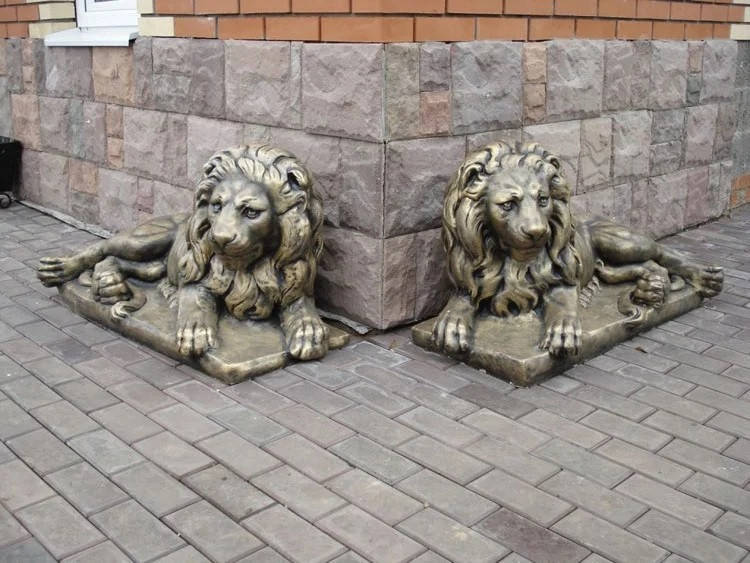 

Скульптура "Лев лежащий" из бетона