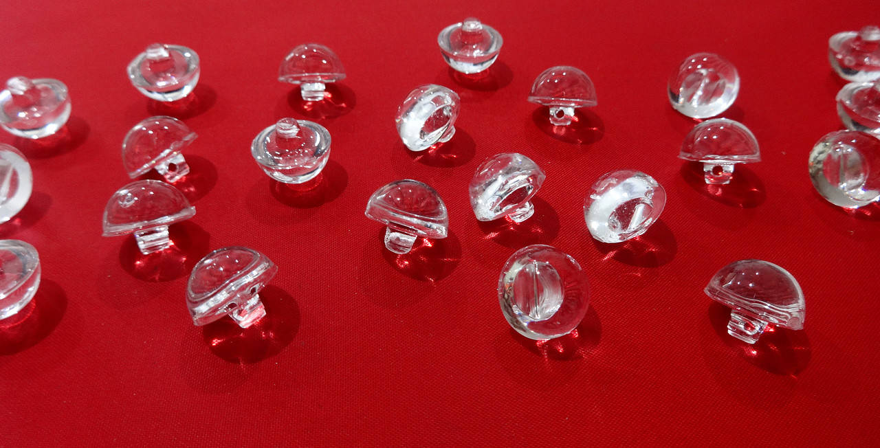 

Пуговица на ножке прозрачная 12 мм (полубусинка)