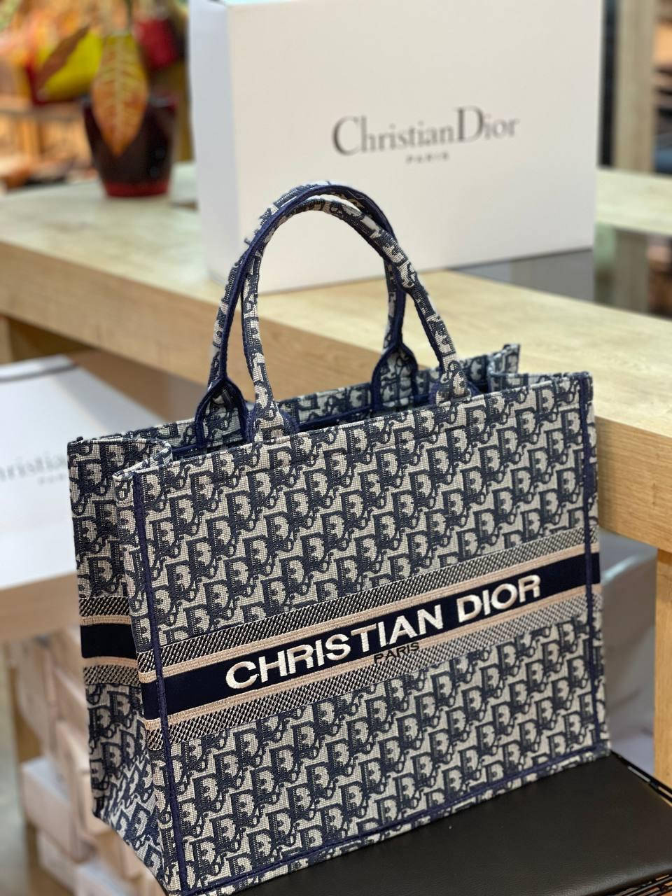 

Сумка шоппер в стиле Кристиан Диор Christian Dior Book 43х35х15