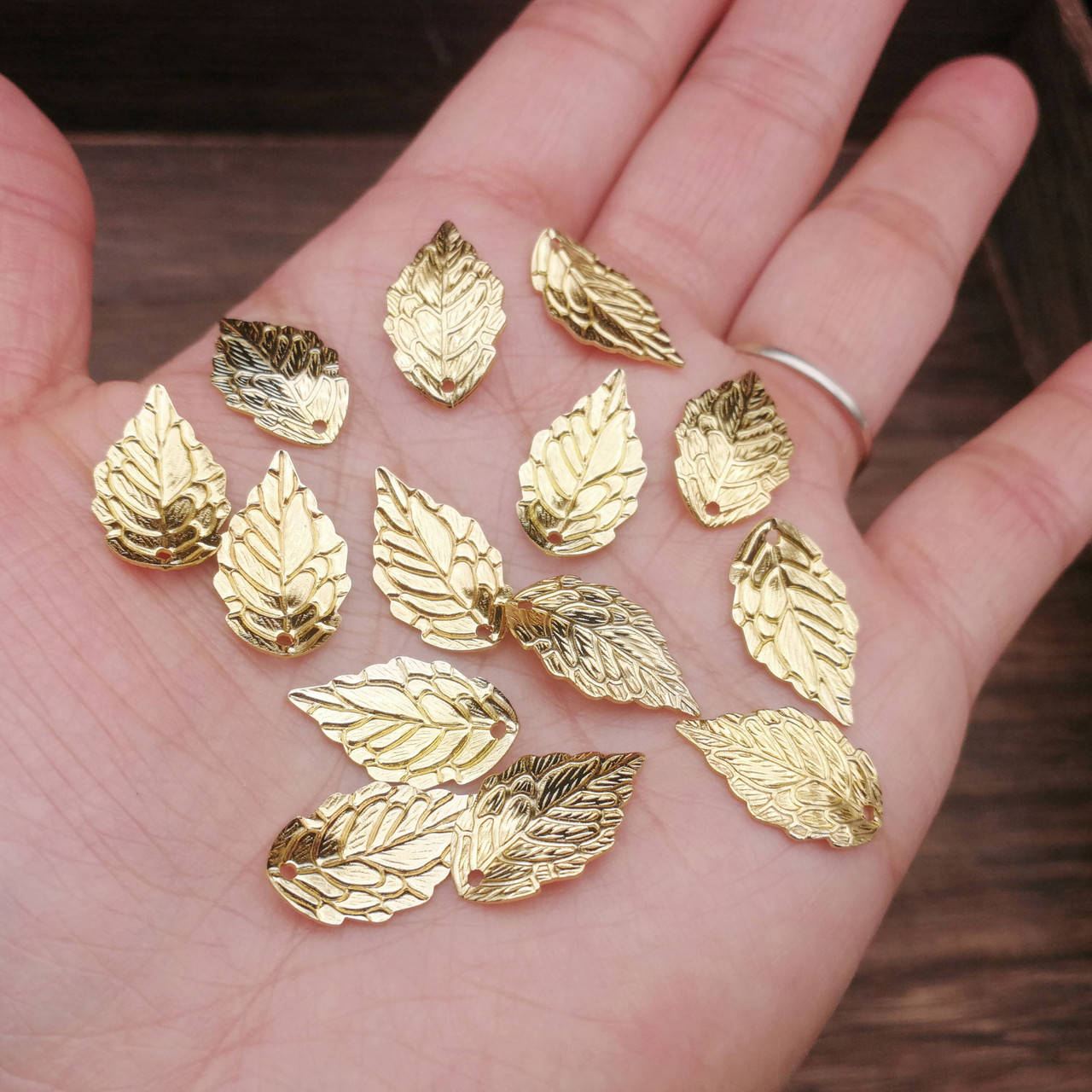 

Листья для украшений, листики металлические, толщина 1 мм. цвет KC Gold 18*10 мм 50 шт уп., Золотистый