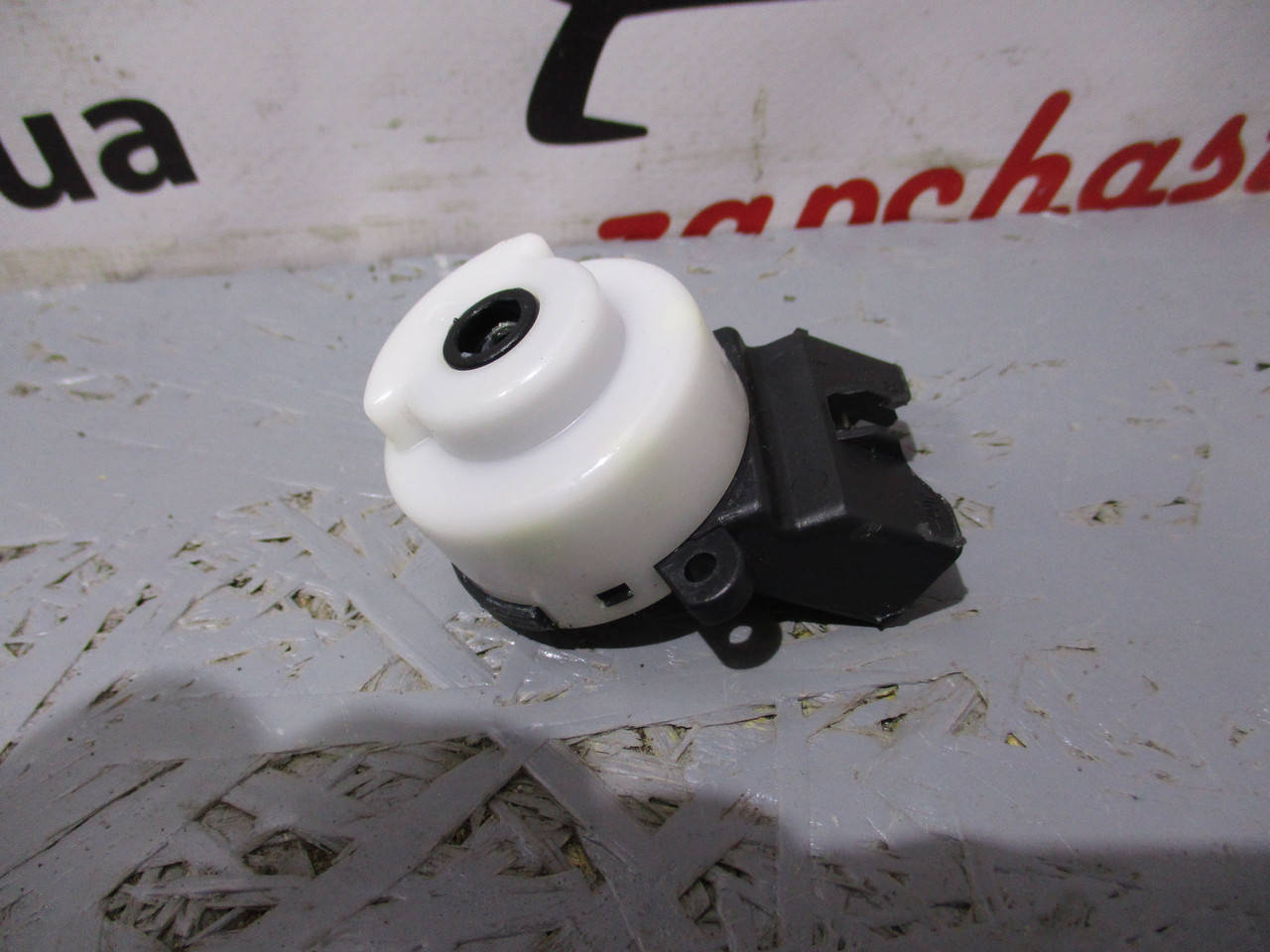 

Контактная группа замка зажигания MB903639 994490 Galant 97-04r .EA Mitsubishi