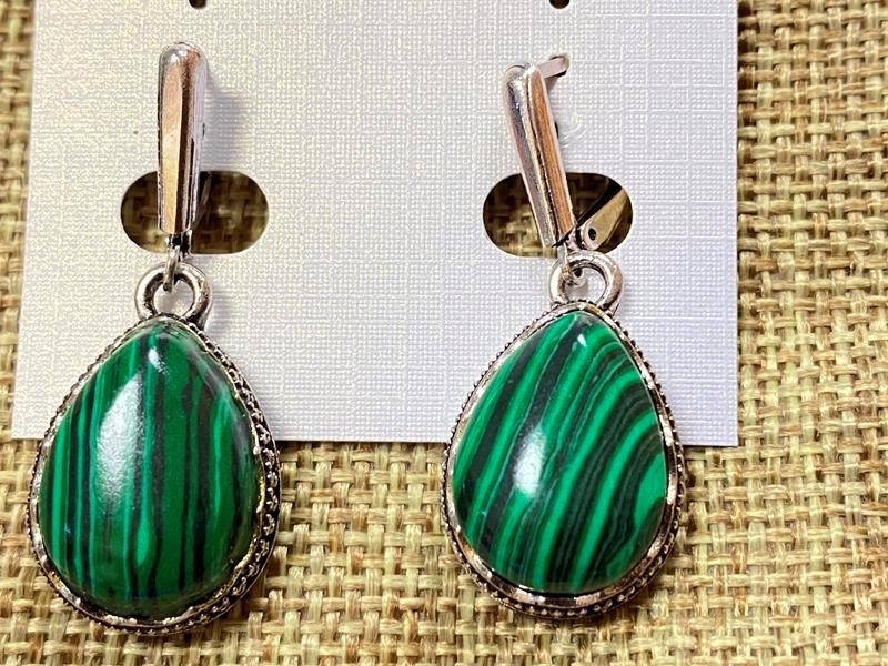 

Серьги с Малахитом (иск.) капля 15*20мм
