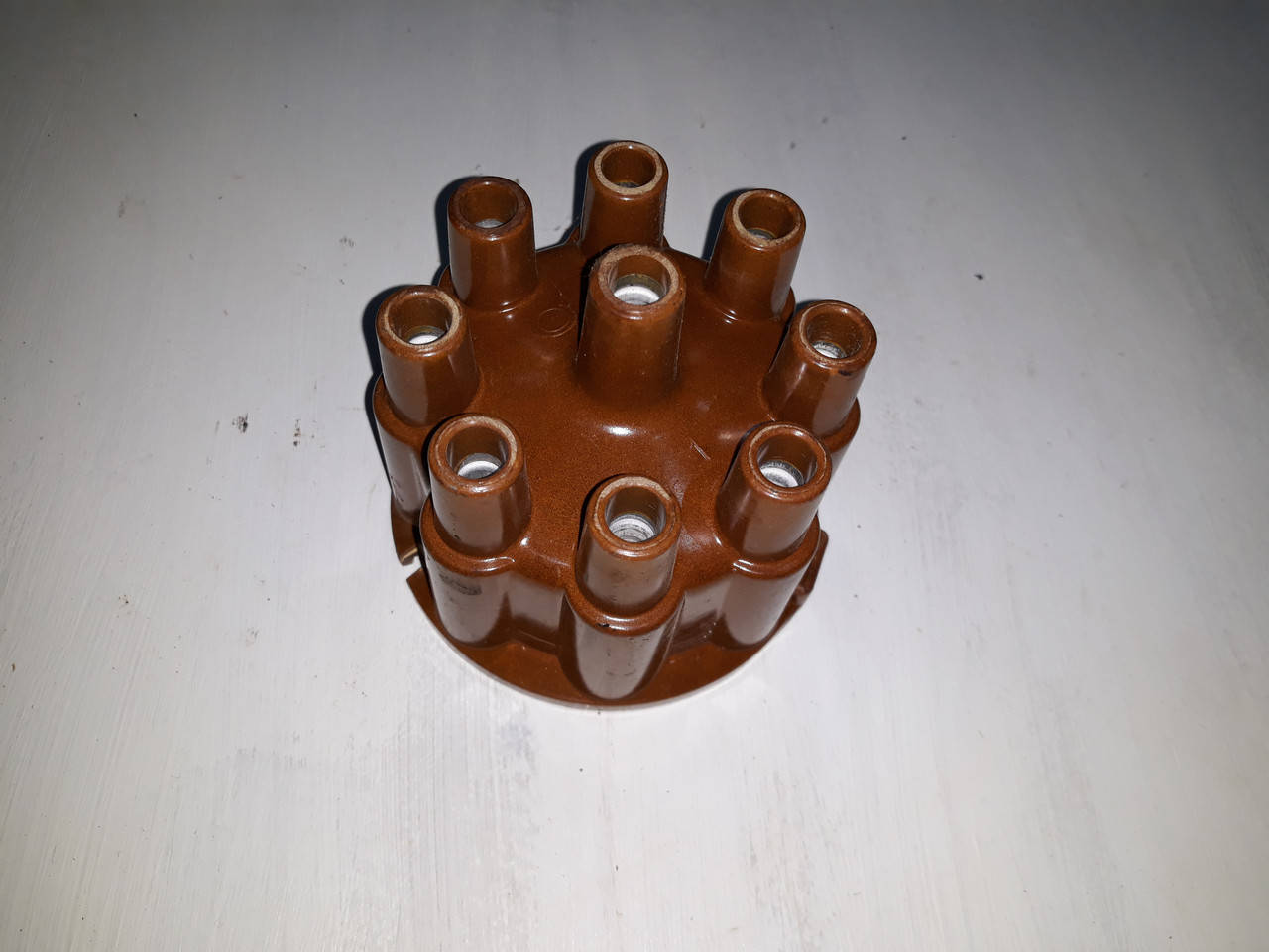 

Крышка распределения зажигания ГАЗ-53, ЗИЛ-130. 133-3706500