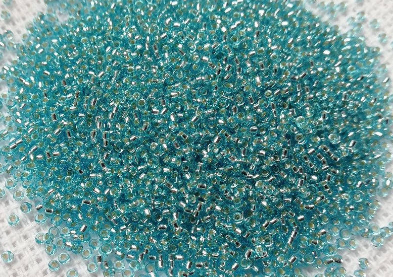 

Мiyuki 15/0 круглий 0018 Aqua Silver Lined