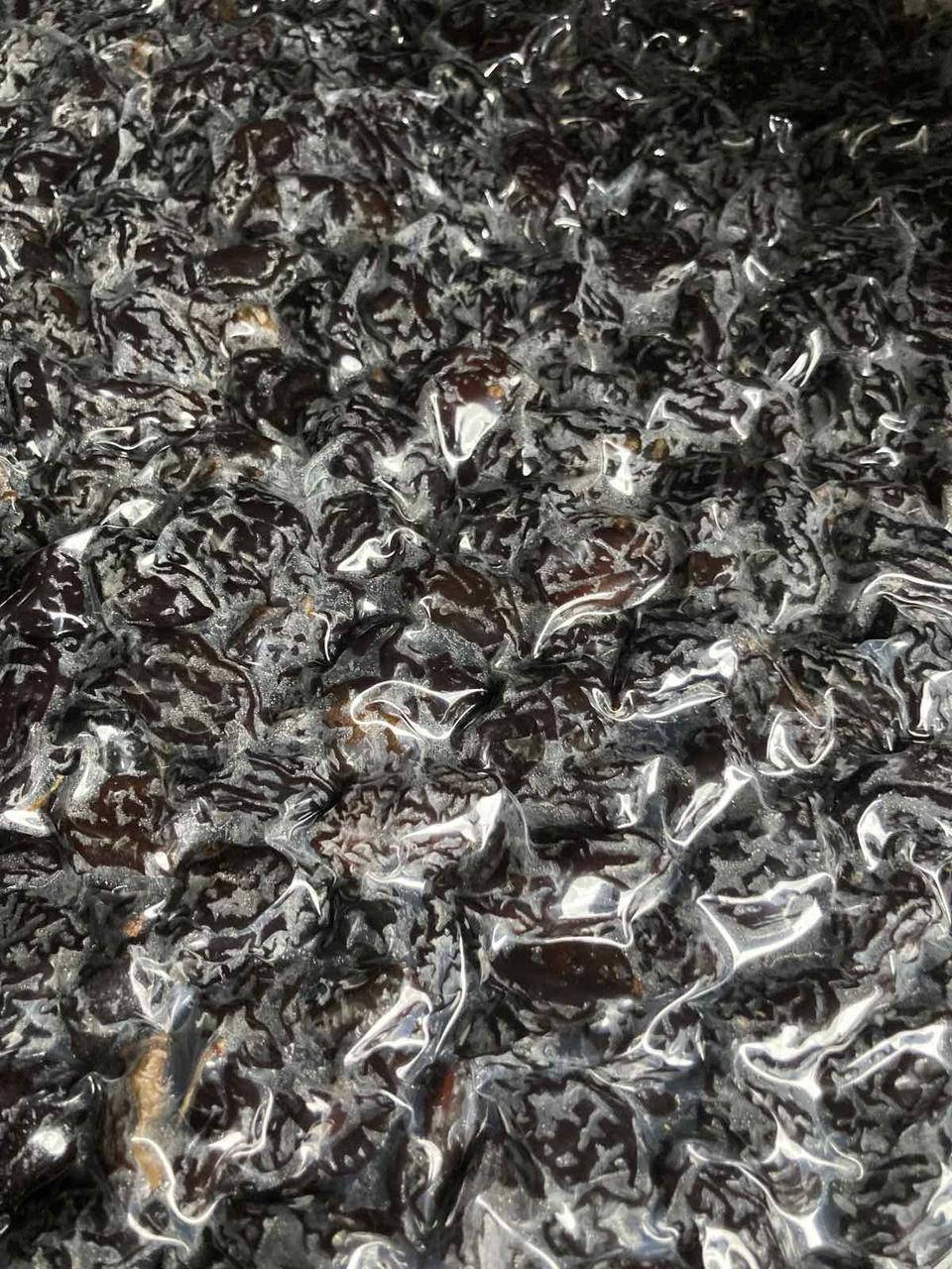 

Чернослив с косточкой