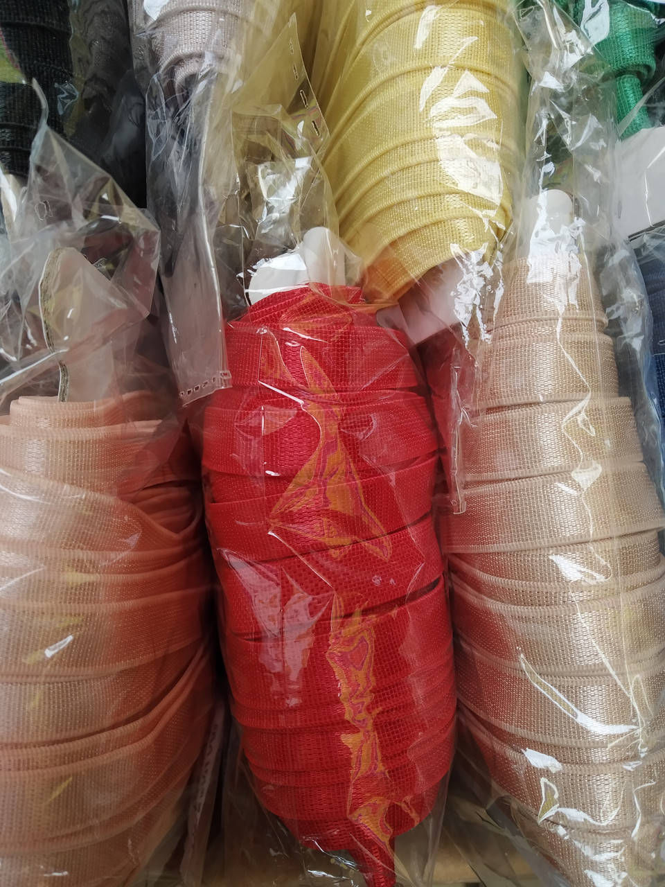 

Резинка для бретелей 1см (46м)