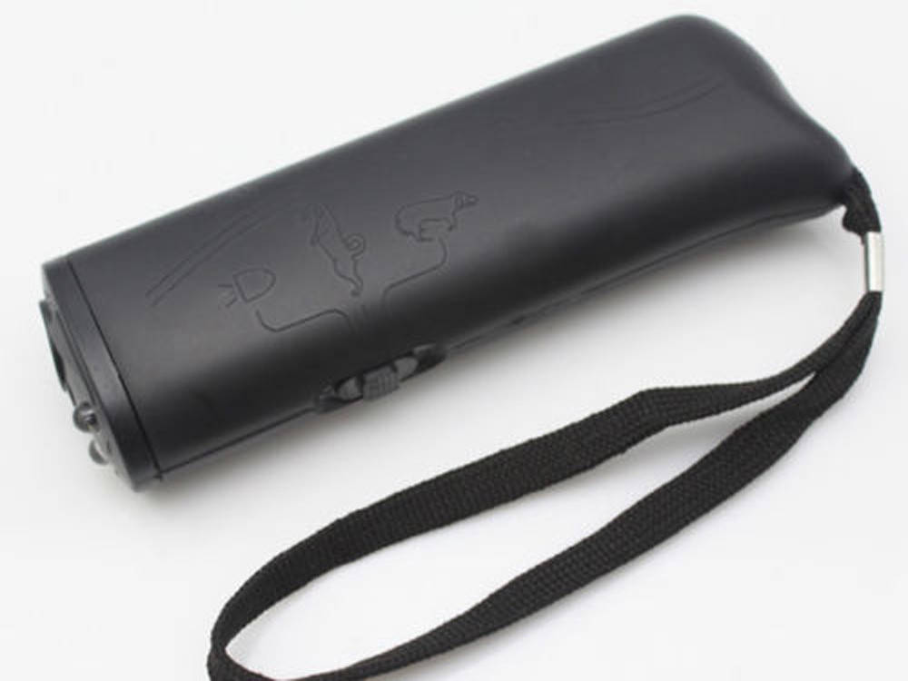 

Ультразвуковой отпугиватель собак AD100 Черный