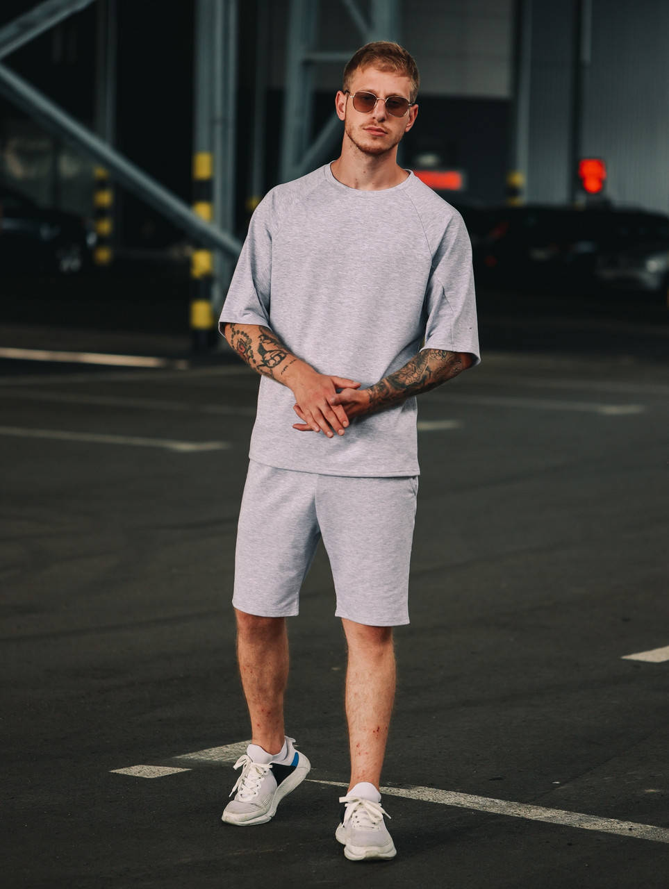 

Мужской костюм футболка и шорты Серый, M