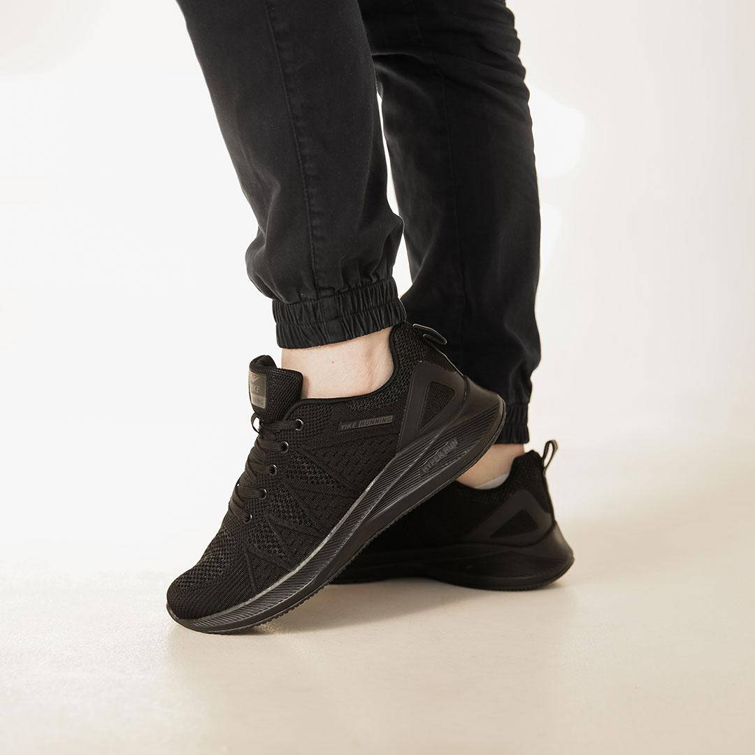 

Кросівки Yike 582244 Чорні 41 42 43 44 45 46