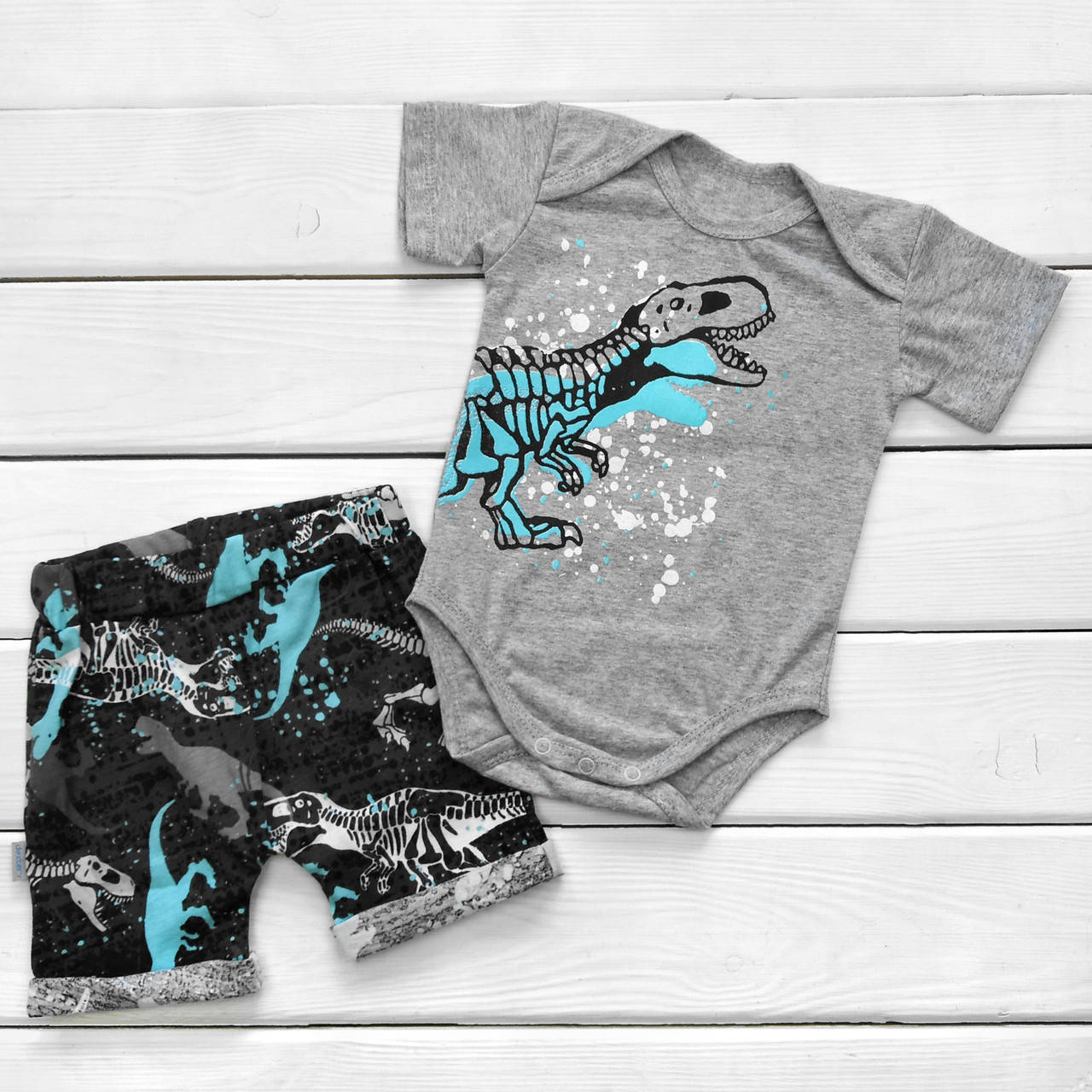 

Літній комплект для хлопчика Дiно сiрий, 74