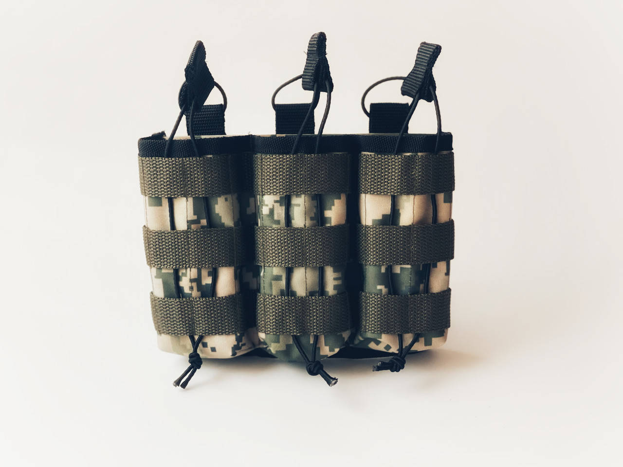 

Подсумок под 3 магазина АК / М16 MOLLE открытый пиксель VS Teb