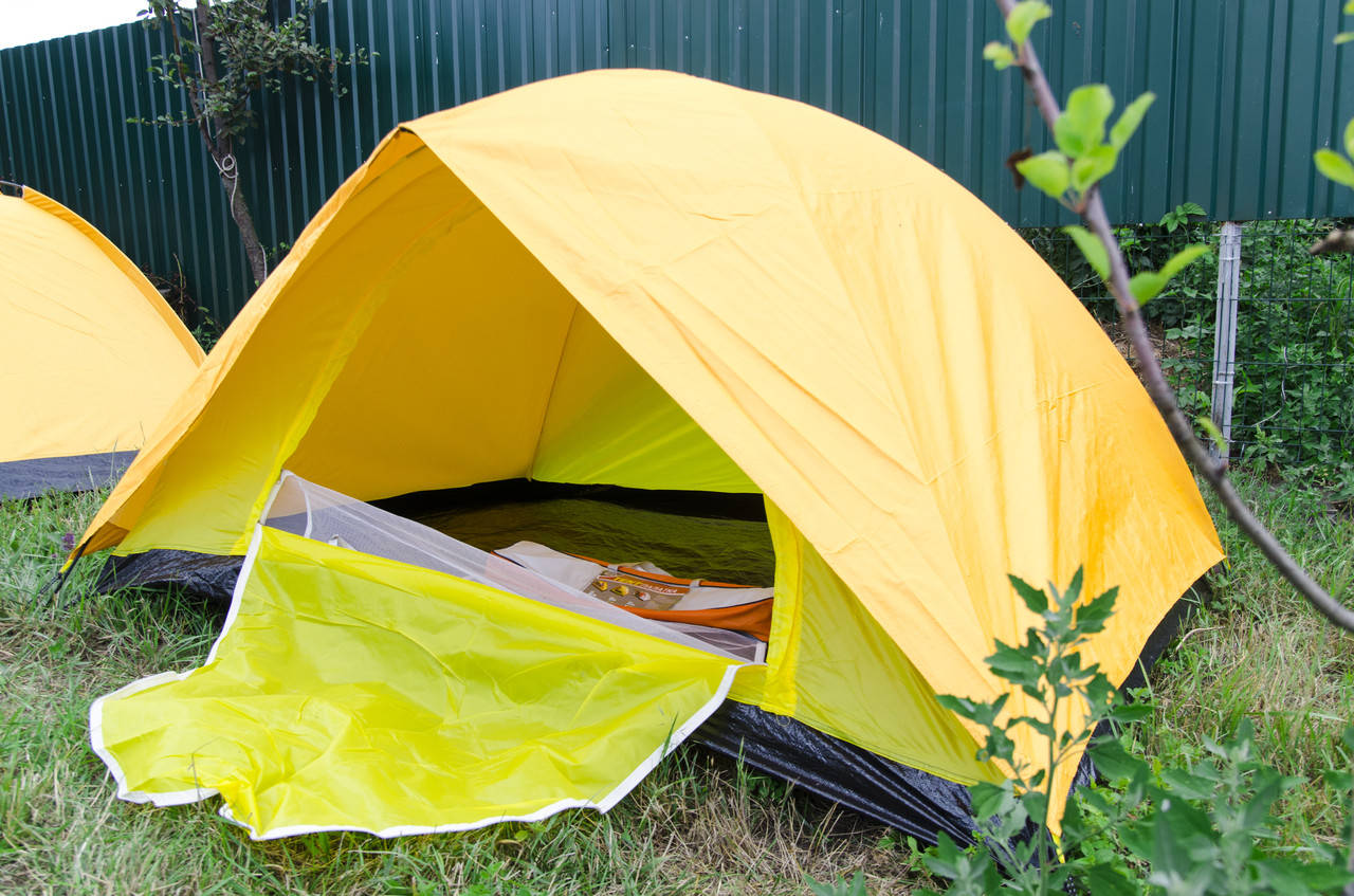 

Двухместная туристическая палатка полуавтомат, двухслойная 200см*150см*110см. КТ-0246, Желтый