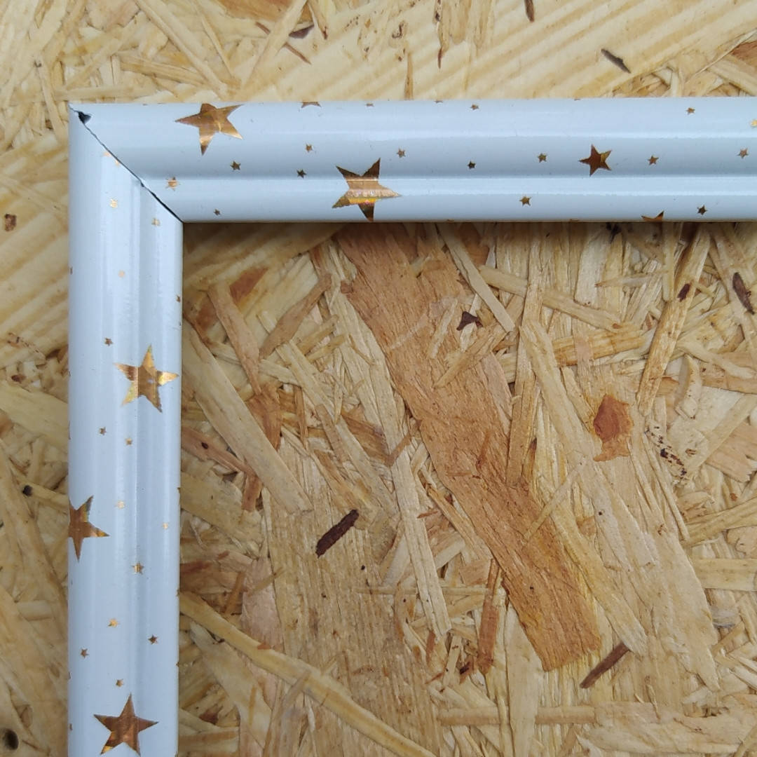 

Рамка для картины и фото. Пластик. (+ДВП внутренняя, вешачок)